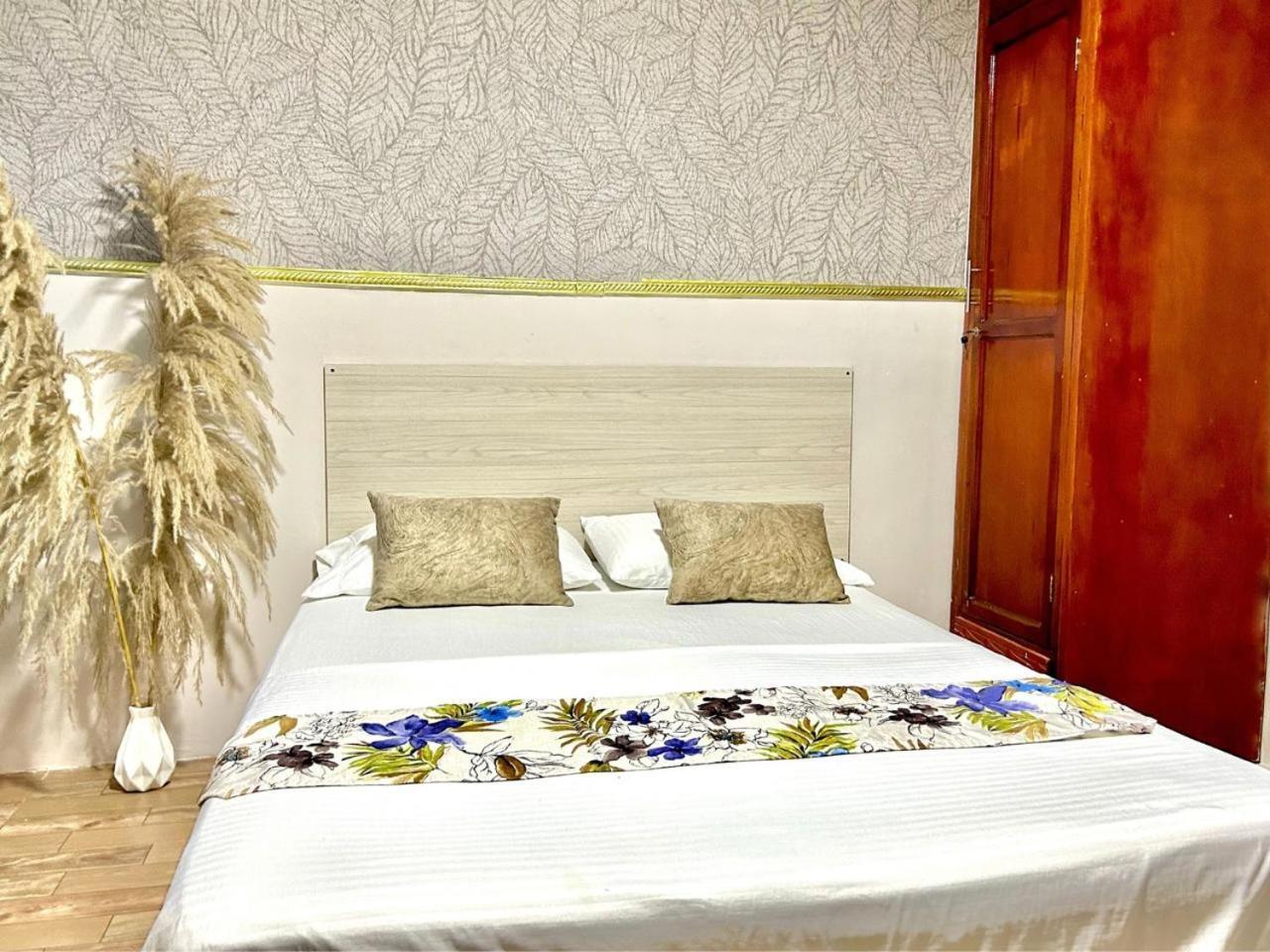 Hotel Kasaya Inn Santa Marta  Bagian luar foto